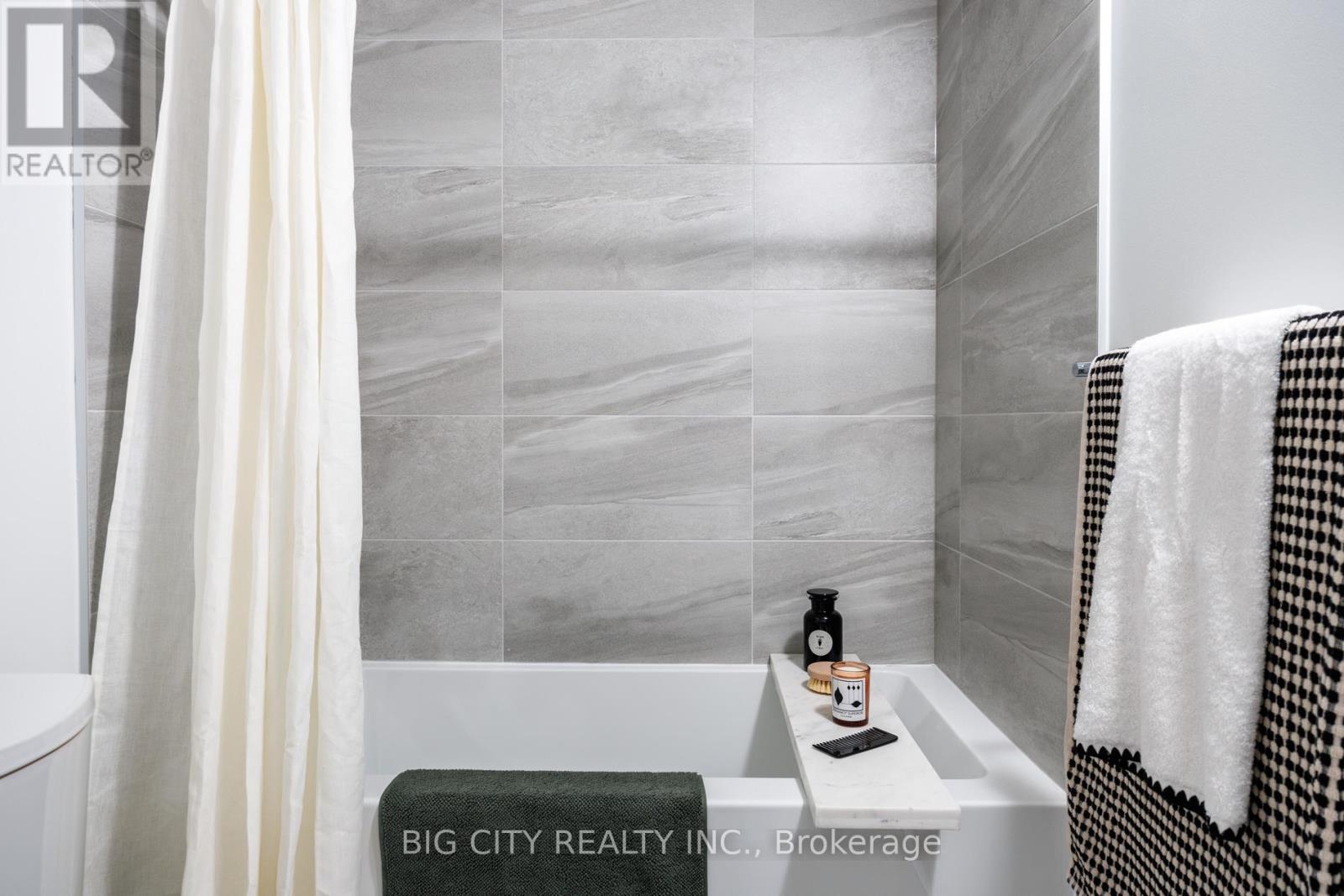 Photo 23 of 911 36 Brentcliffe Road, Toronto ON