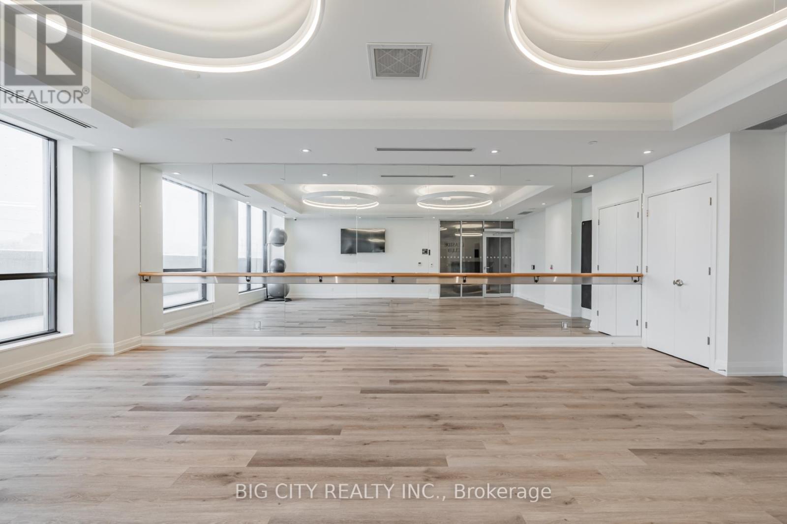 Photo 32 of 911 36 Brentcliffe Road, Toronto ON