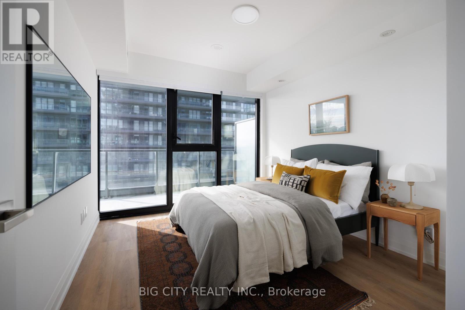 Photo 2 of 1313 36 Brentcliffe Road, Toronto ON