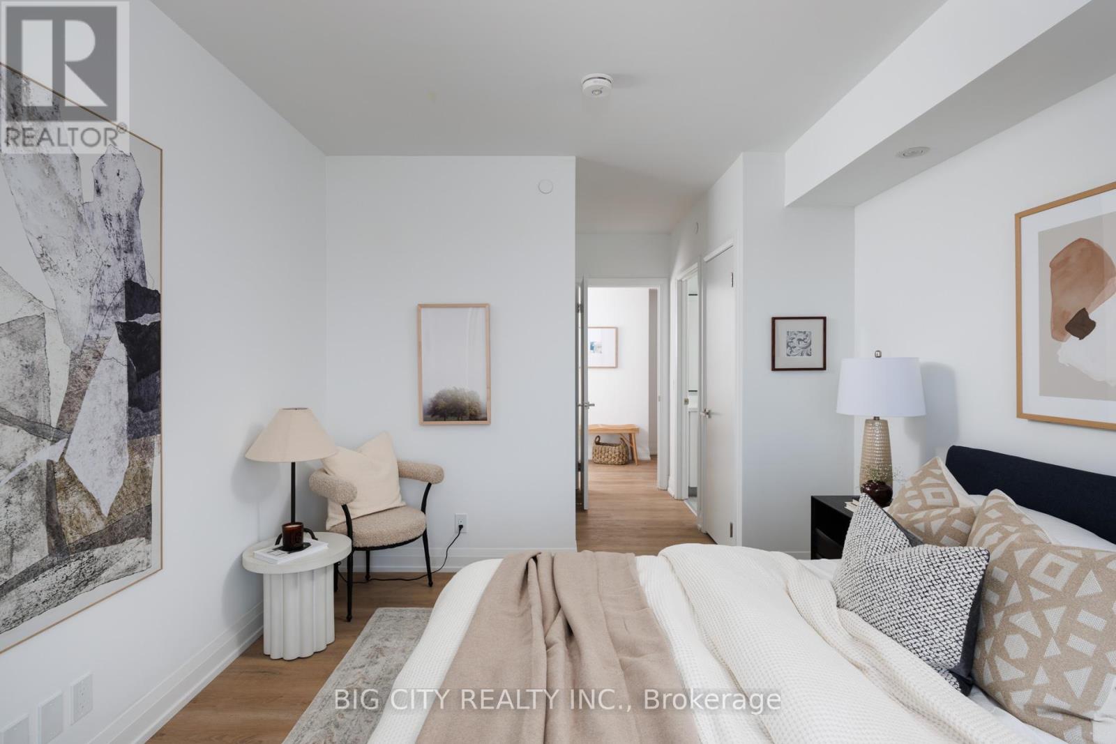 Photo 7 of 1313 36 Brentcliffe Road, Toronto ON