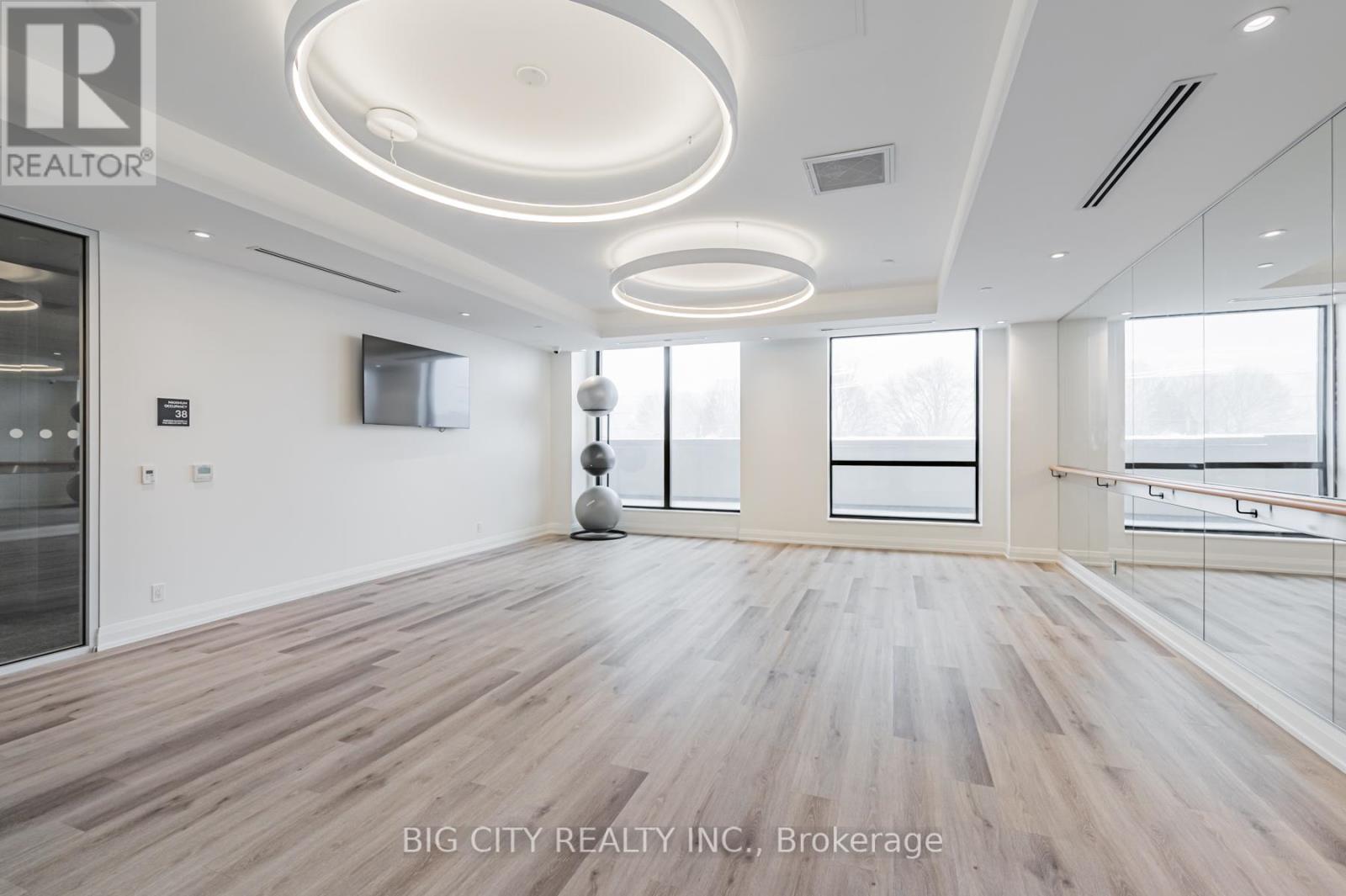 Photo 6 of 1313 36 Brentcliffe Road, Toronto ON