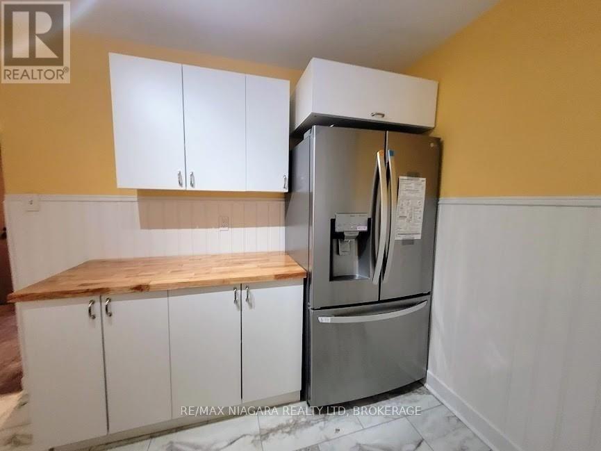 Photo 11 of 6476 Maranda Street, Niagara Falls ON