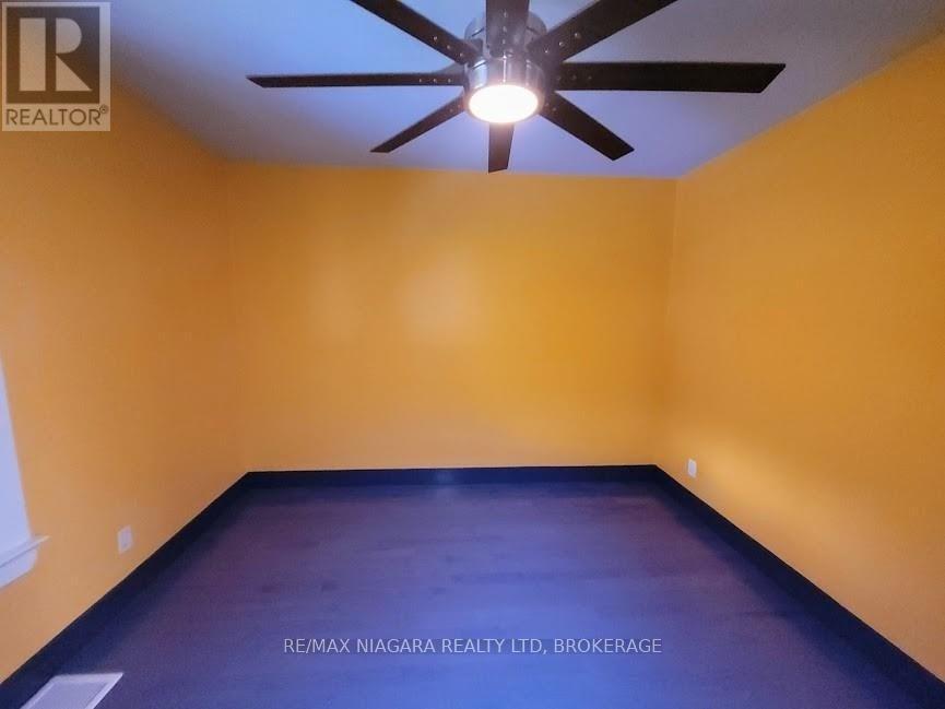 Photo 13 of 6476 Maranda Street, Niagara Falls ON