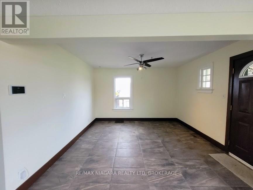 Photo 6 of 6476 Maranda Street, Niagara Falls ON