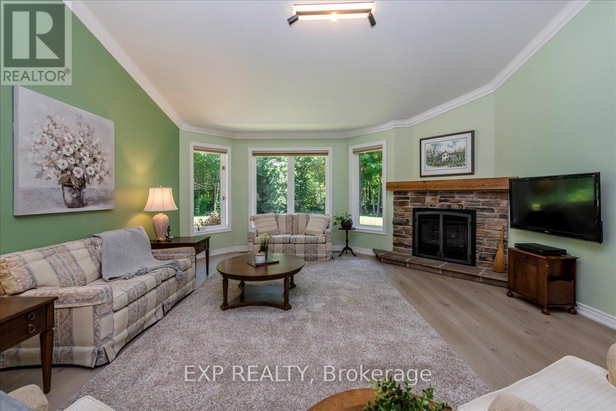 Photo 8 of 220 Gilwood Park Drive, Penetanguishene ON