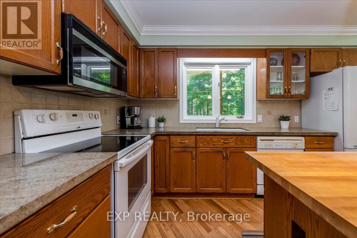 Photo 28 of 220 Gilwood Park Drive, Penetanguishene ON