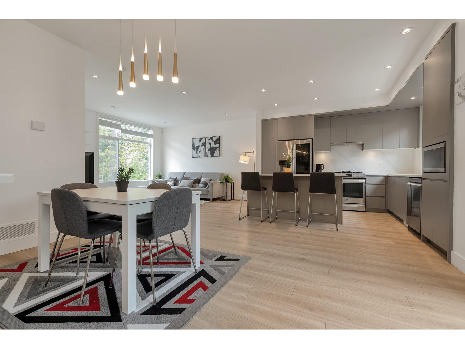 Photo 4 of 9 2328 167 A Street, Surrey BC
