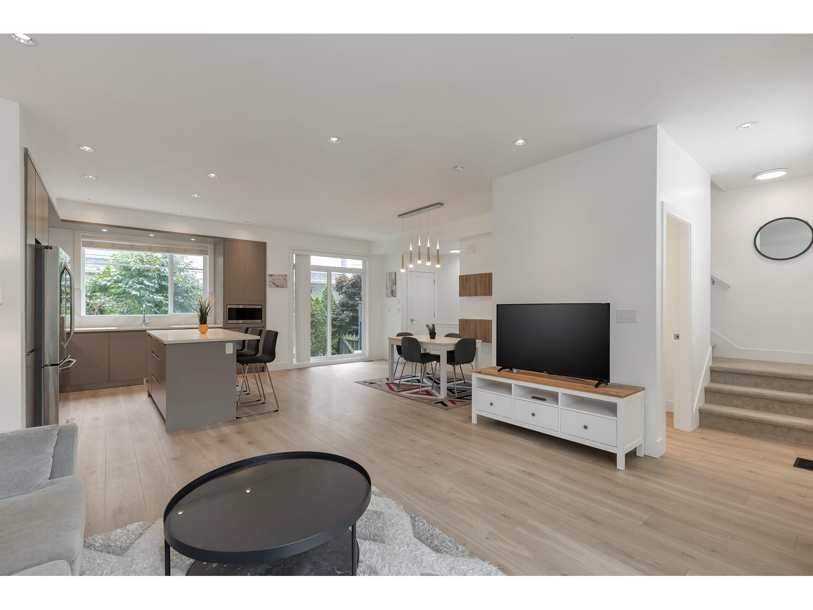 Photo 7 of 9 2328 167 A Street, Surrey BC