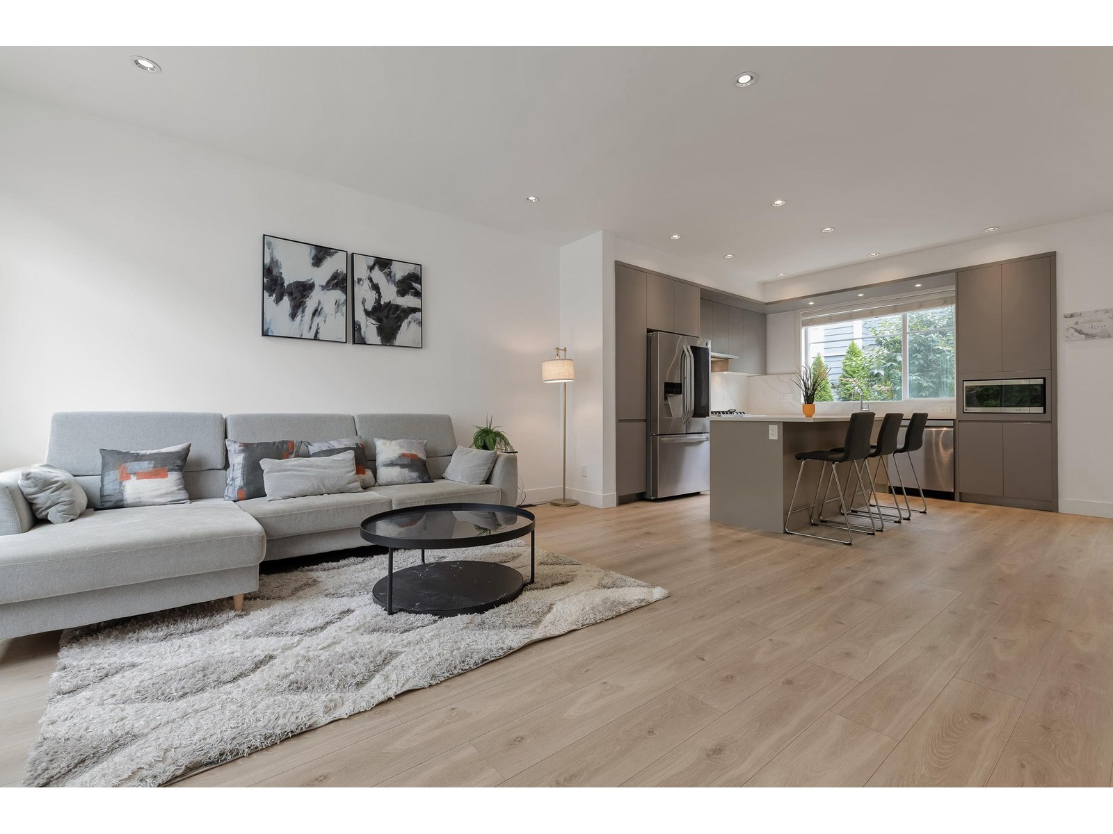 Photo 8 of 9 2328 167 A Street, Surrey BC