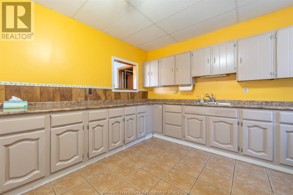 Photo 3 of 631 633 Mckay Avenue, Windsor ON