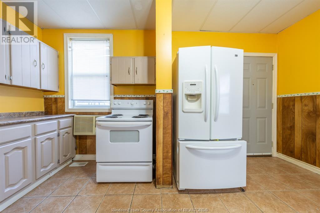 Photo 24 of 631 633 Mckay Avenue, Windsor ON
