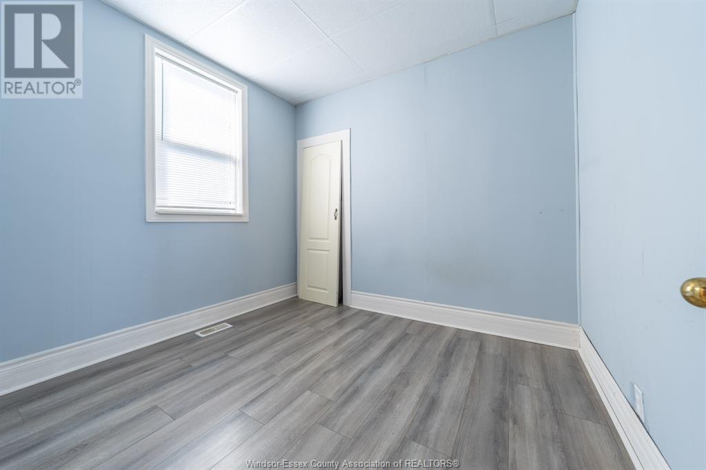 Photo 8 of 631 633 Mckay Avenue, Windsor ON