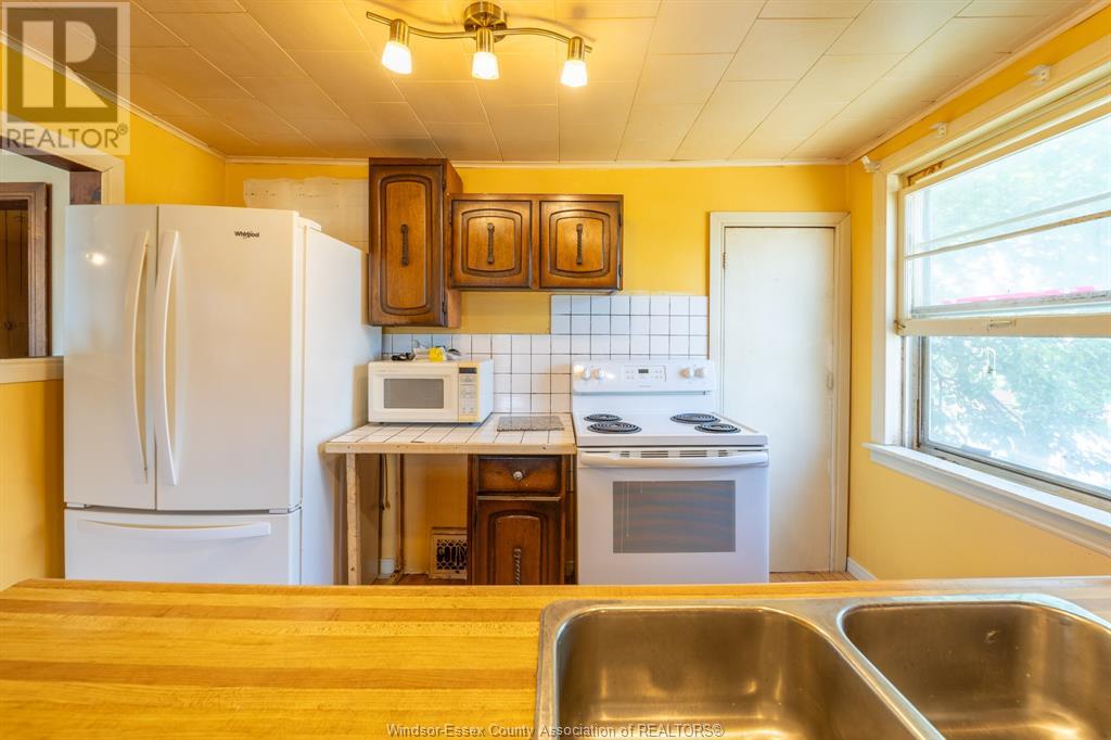 Photo 30 of 631 633 Mckay Avenue, Windsor ON