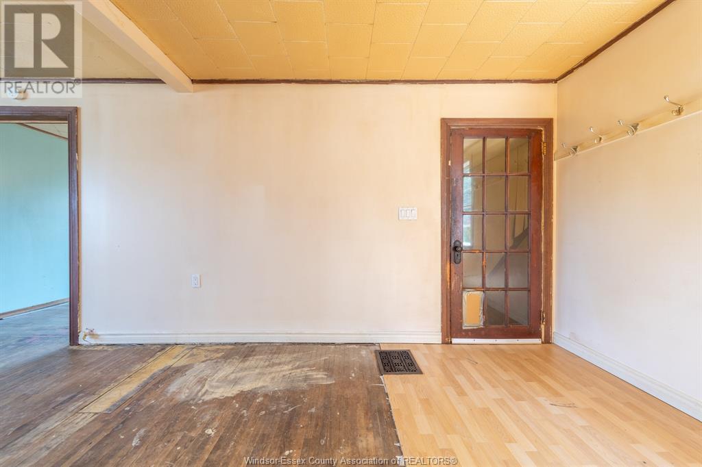 Photo 36 of 631 633 Mckay Avenue, Windsor ON