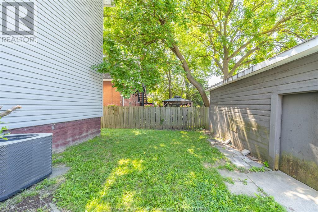 Photo 7 of 631 633 Mckay Avenue, Windsor ON