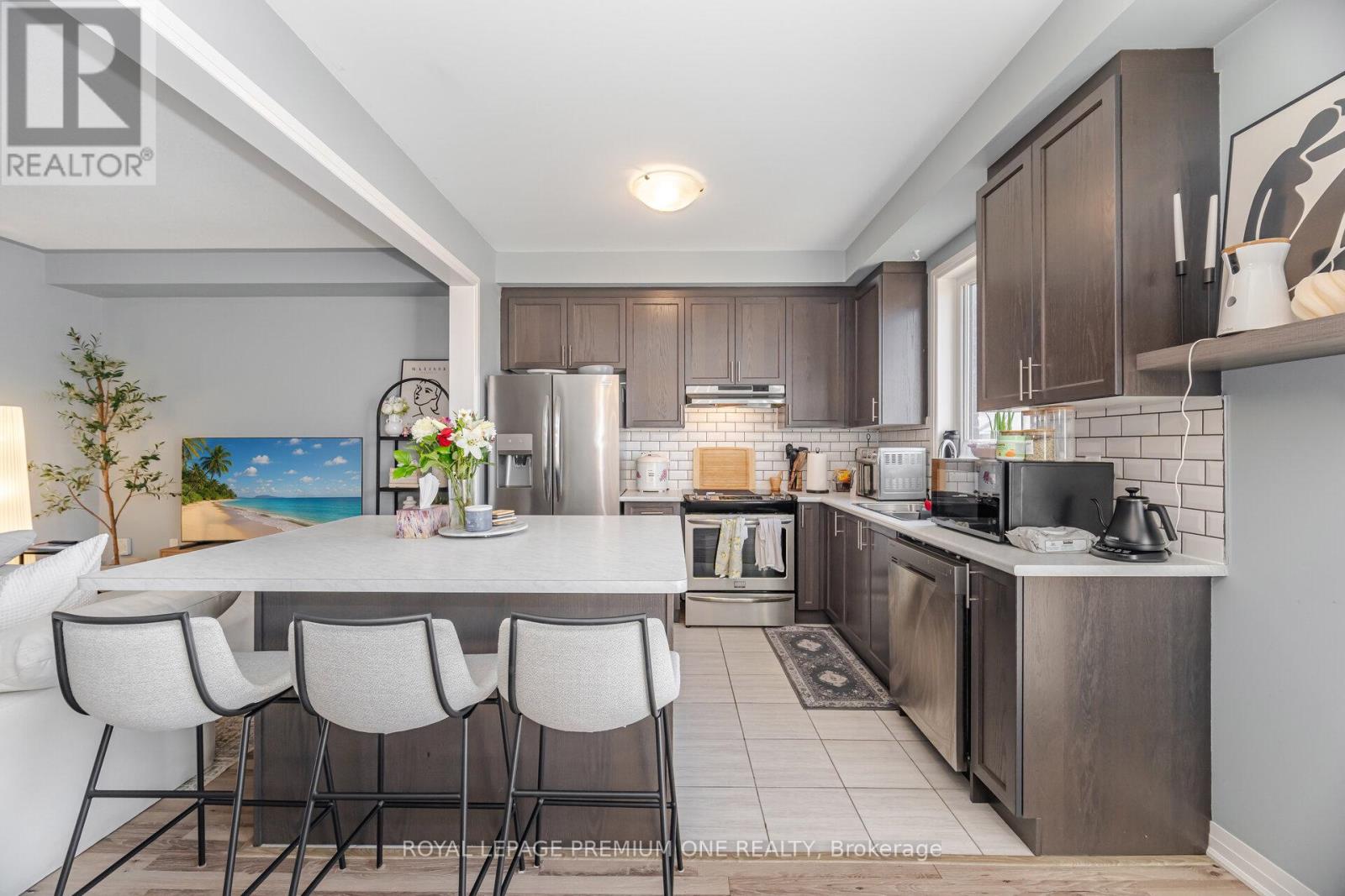 Photo 5 of 50 Casserley Crescent, New Tecumseth ON