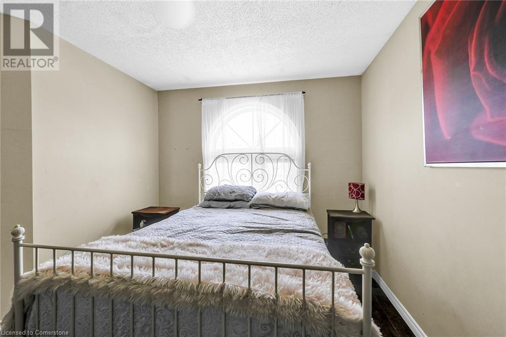 Photo 18 of 67 Pinewoods Drive, Stoney Creek ON