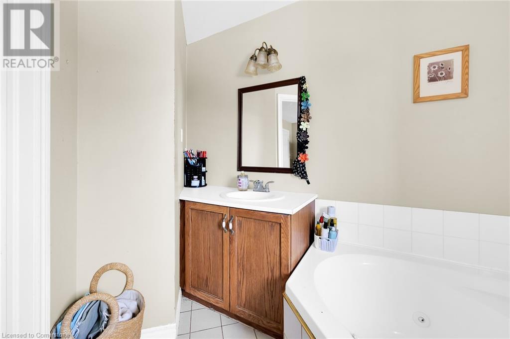 Photo 19 of 67 Pinewoods Drive, Stoney Creek ON