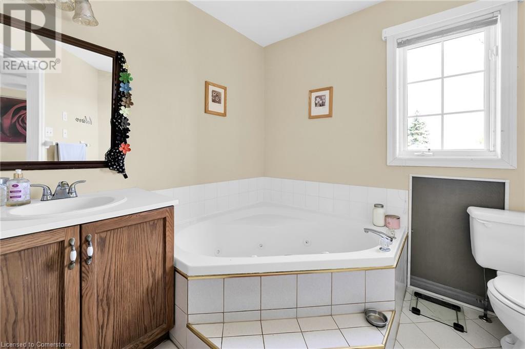 Photo 20 of 67 Pinewoods Drive, Stoney Creek ON