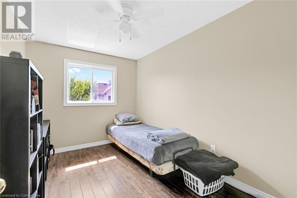 Photo 23 of 67 Pinewoods Drive, Stoney Creek ON