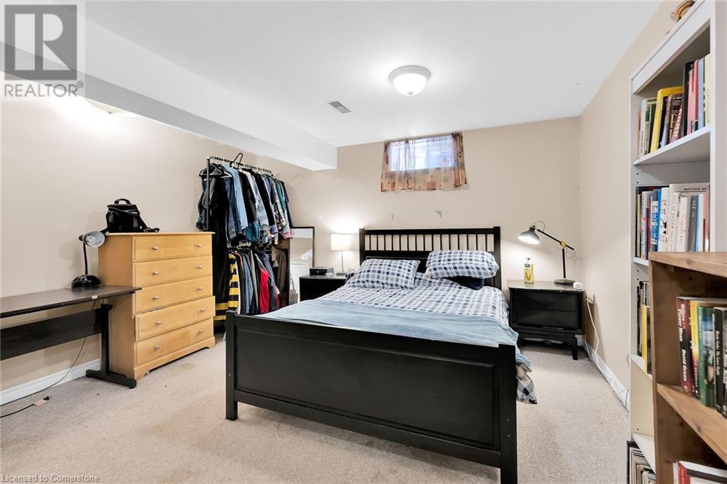 Photo 26 of 67 Pinewoods Drive, Stoney Creek ON