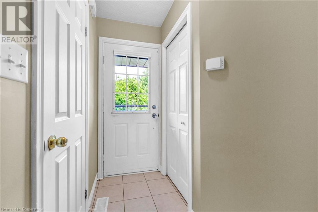 Photo 30 of 67 Pinewoods Drive, Stoney Creek ON