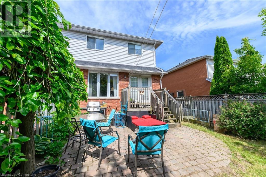 Photo 33 of 67 Pinewoods Drive, Stoney Creek ON