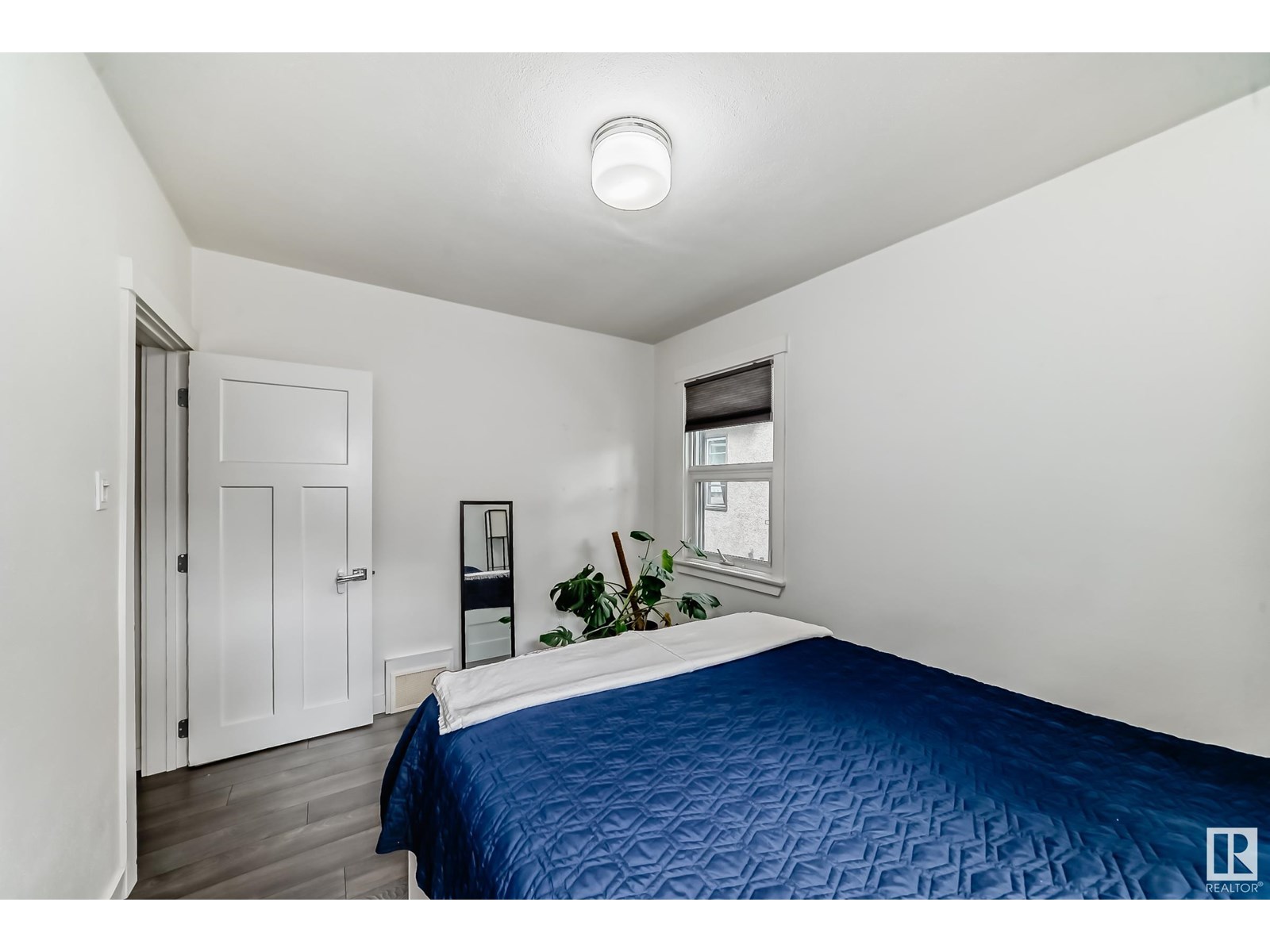 Photo 6 of 10915 67 Av Nw, Edmonton AB