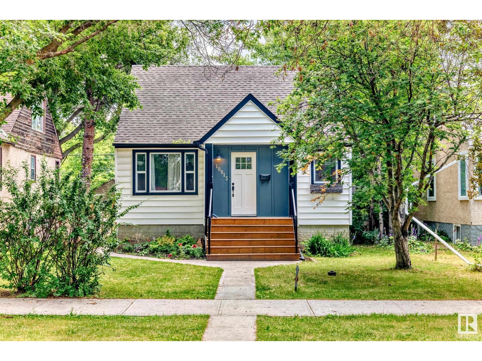 Photo 1 of 10915 67 Av Nw, Edmonton AB
