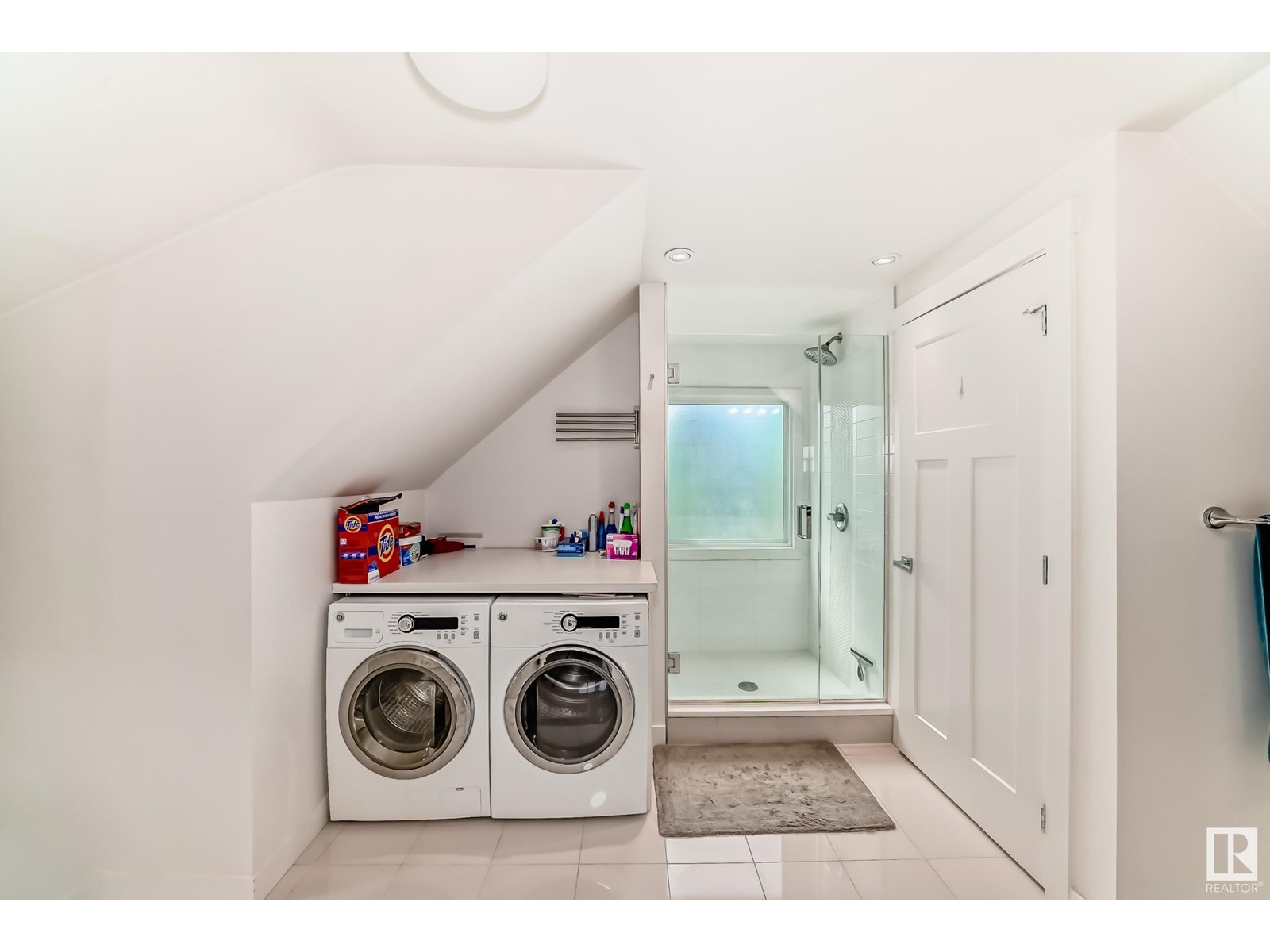 Photo 12 of 10915 67 Av Nw, Edmonton AB