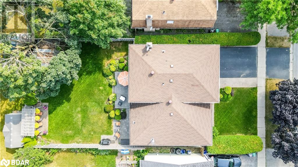 Photo 27 of 60 Chieftain Crescent, Barrie ON