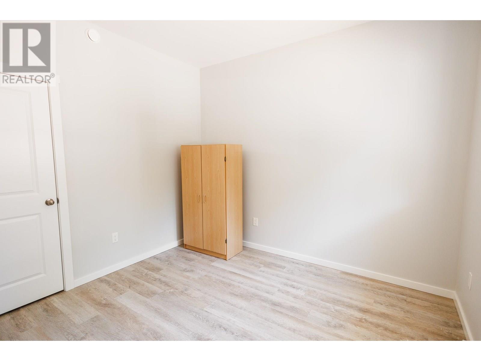 #14-4921 HALLIWELL Avenue, Terrace
