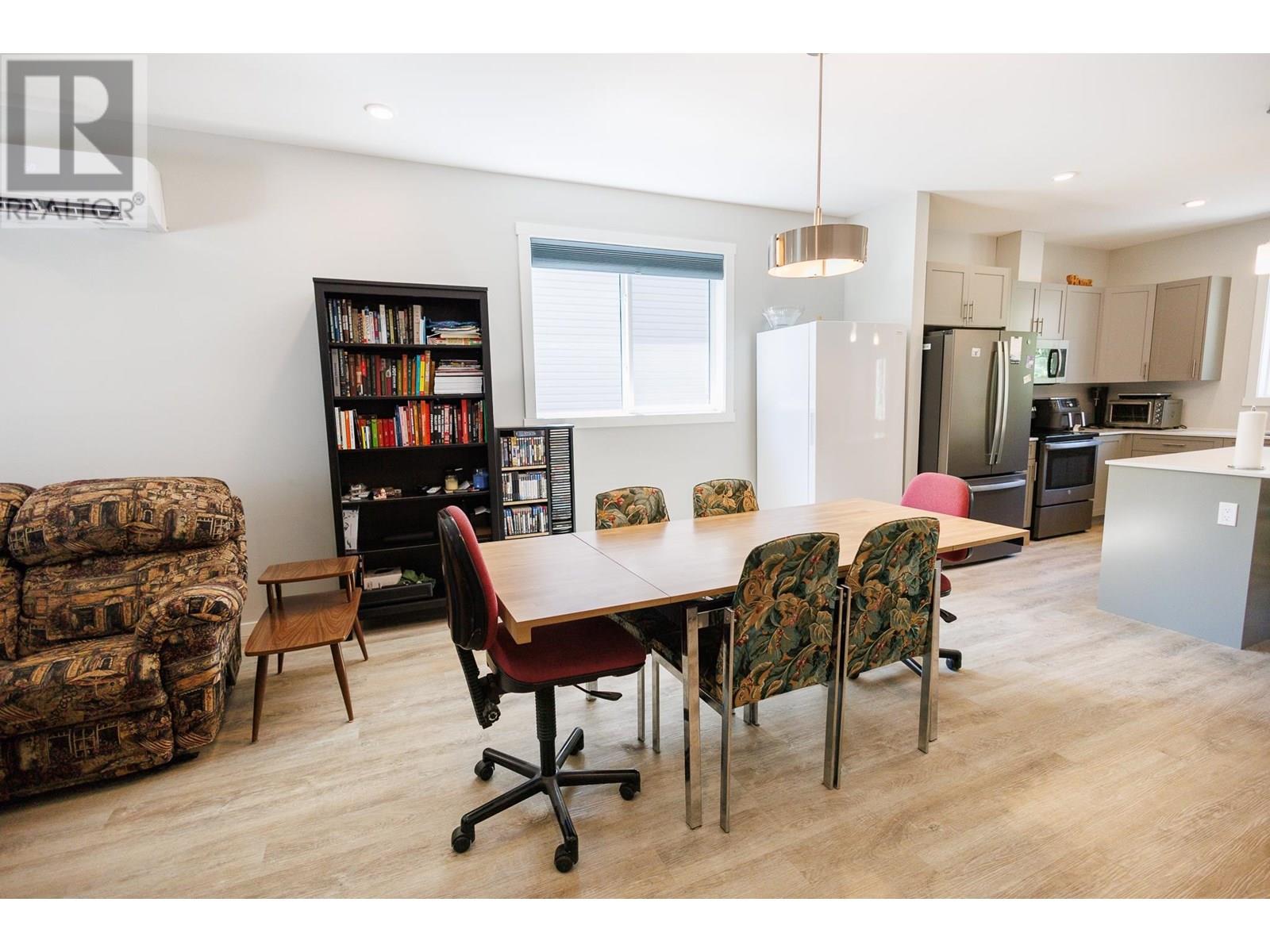 #14-4921 HALLIWELL Avenue, Terrace