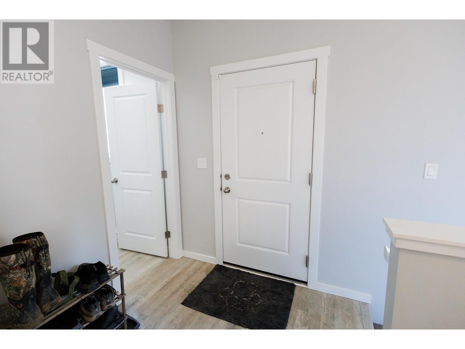 #14-4921 HALLIWELL Avenue, Terrace