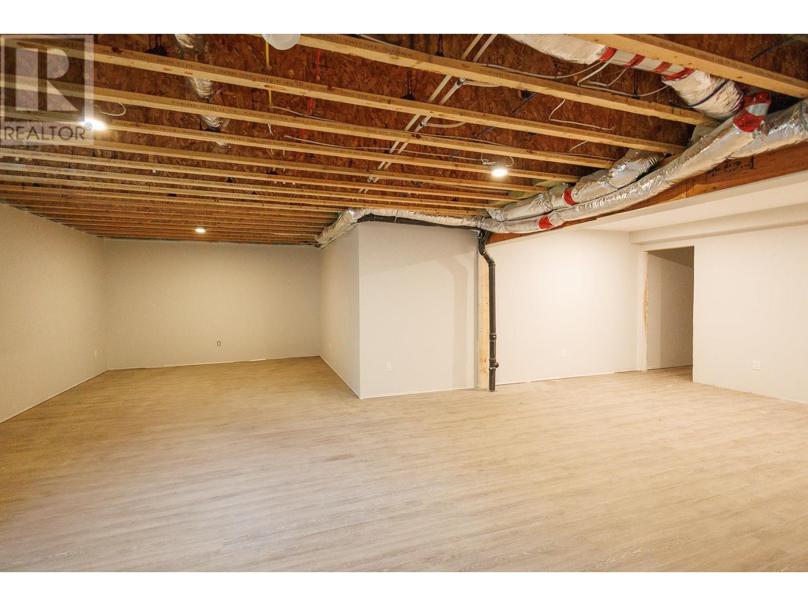 #14-4921 HALLIWELL Avenue, Terrace