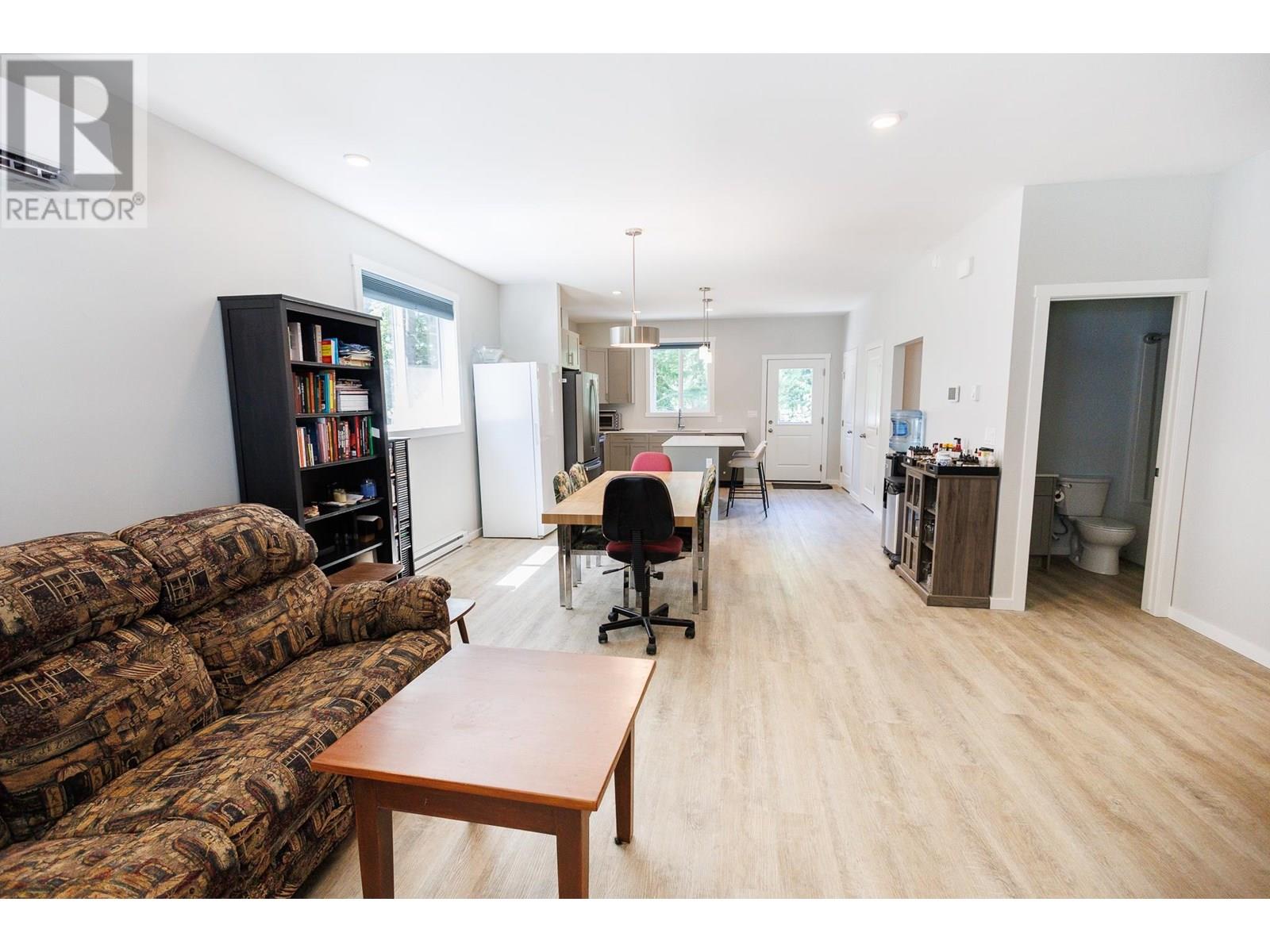 #14-4921 HALLIWELL Avenue, Terrace