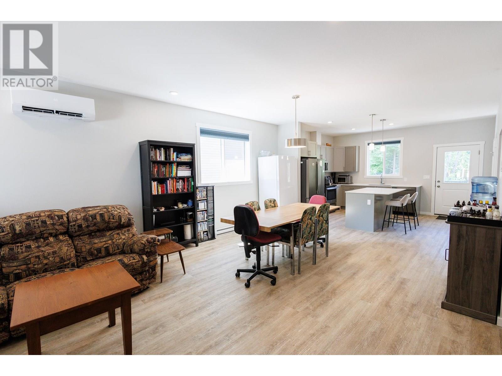 #14-4921 HALLIWELL Avenue, Terrace