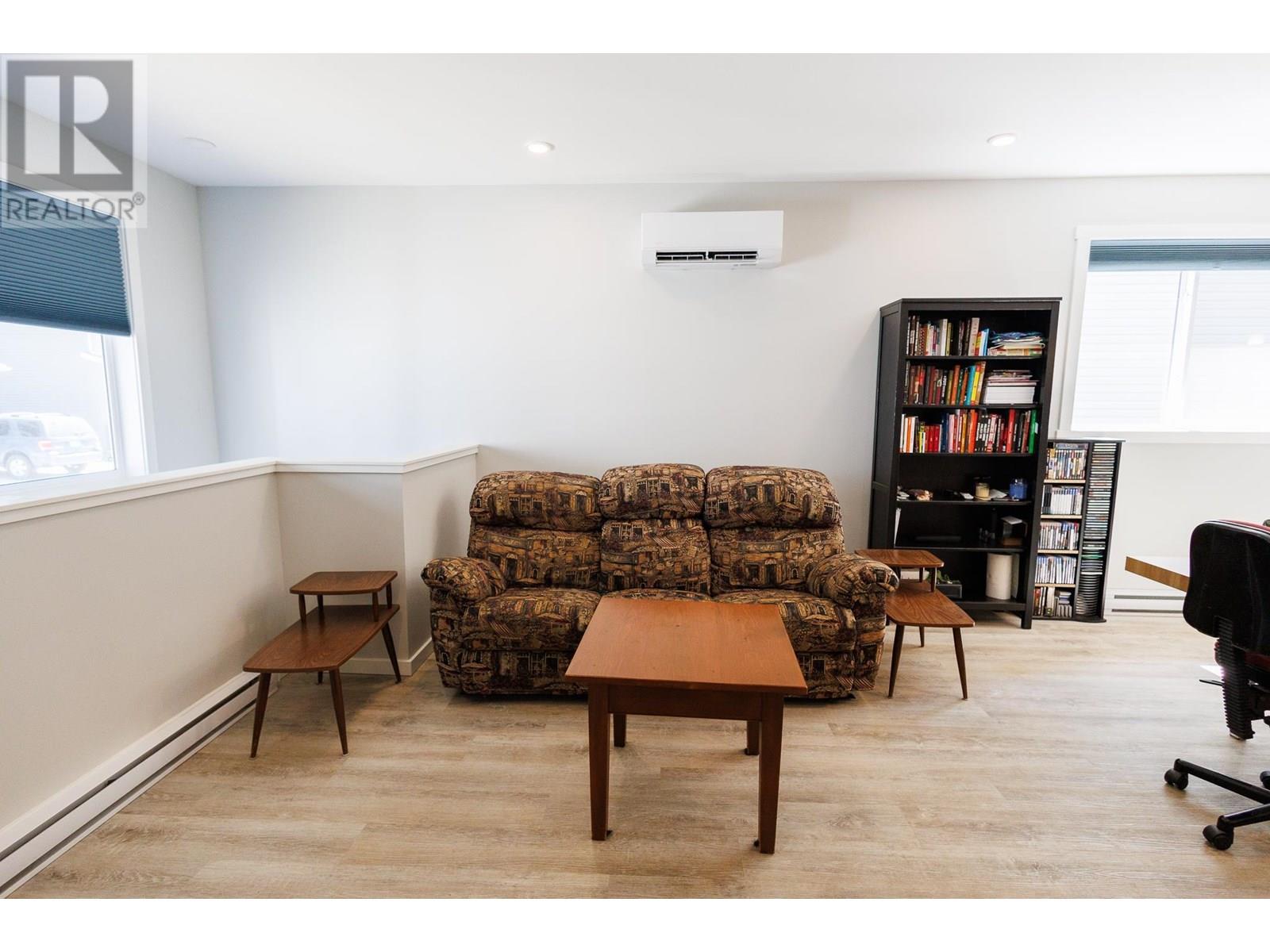 #14-4921 HALLIWELL Avenue, Terrace