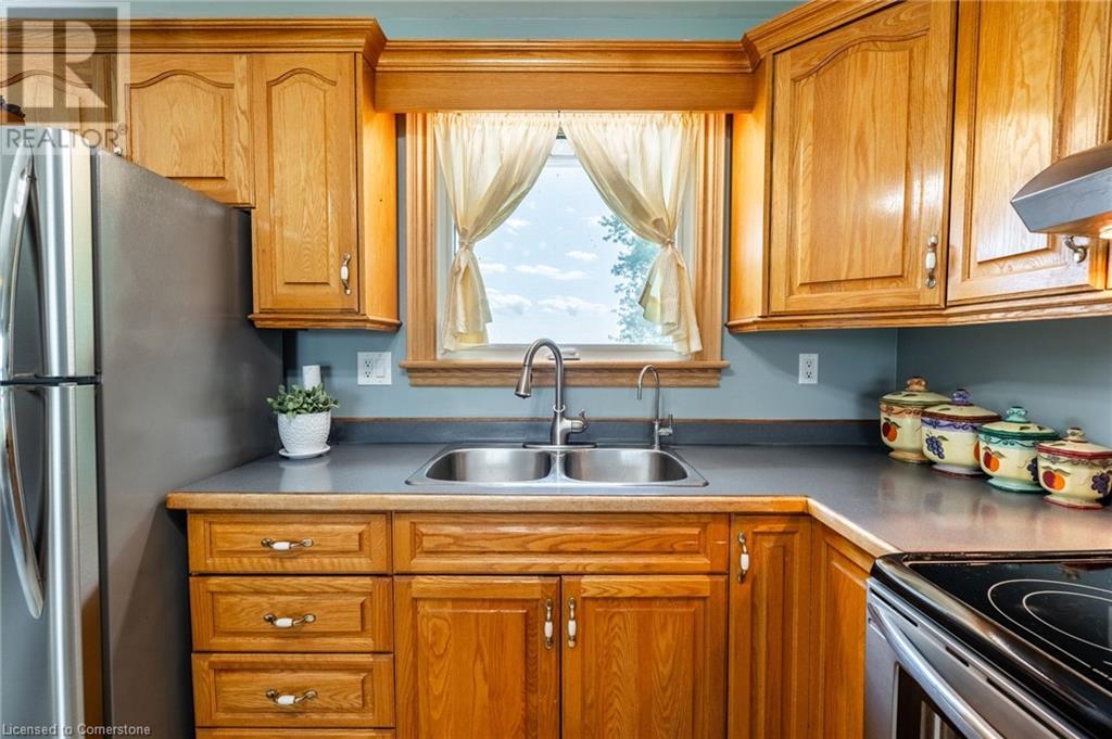 Photo 11 of 180 King Street E, Hagersville ON