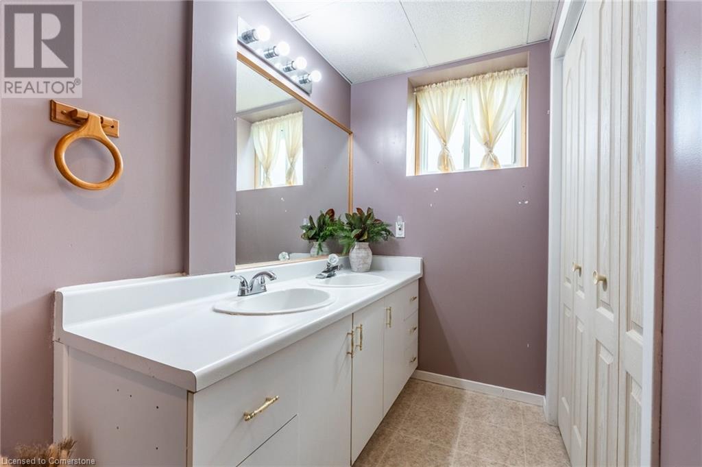 Photo 4 of 180 King Street E, Hagersville ON