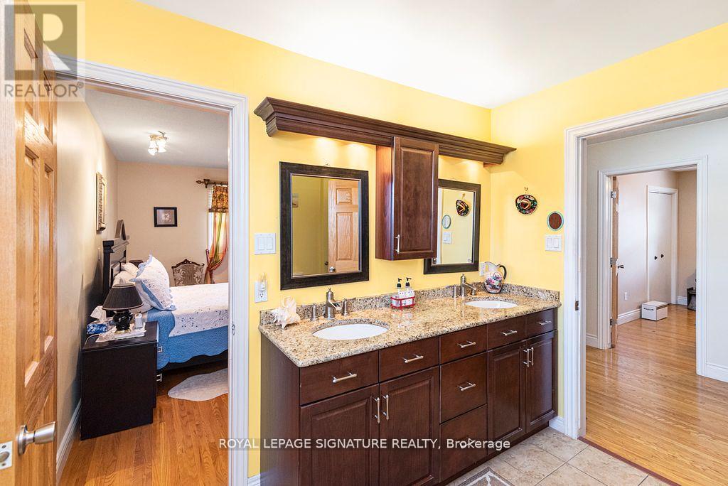 Photo 16 of 58 Centennial Parkway S, Hamilton ON