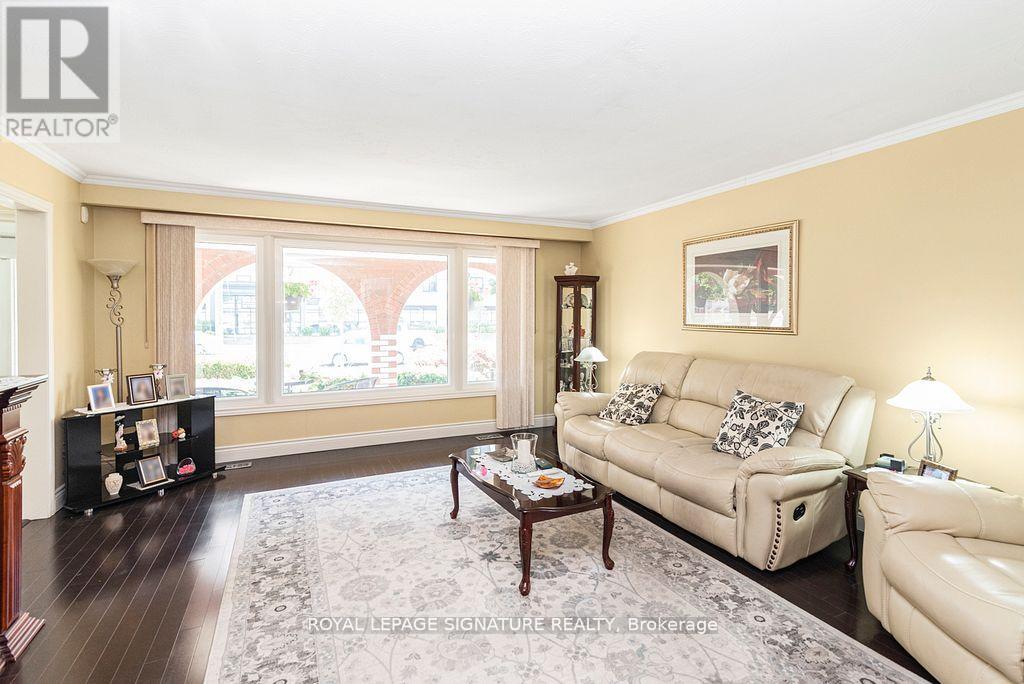 Photo 3 of 58 Centennial Parkway S, Hamilton ON