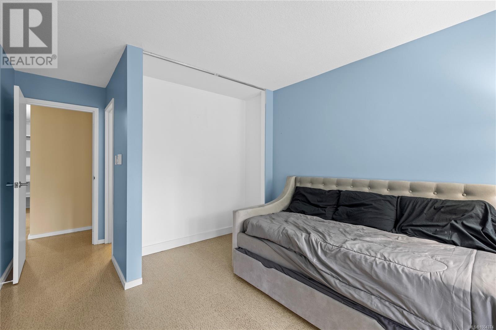 Photo 9 of 10 111 Wall St, Nanaimo BC