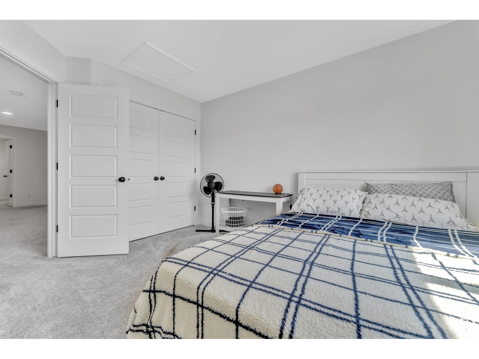 Photo 4 of 2890 Coughlan Green Dr Sw, Edmonton AB