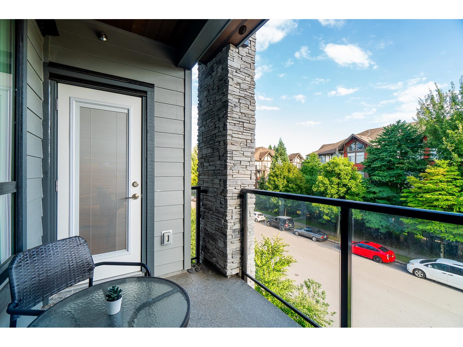 Photo 9 of 317 15351 101 Avenue, Surrey BC