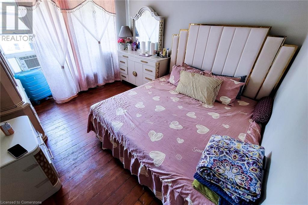 Photo 10 of 29 Carrick Avenue, Hamilton ON