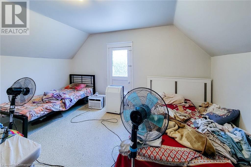 Photo 12 of 29 Carrick Avenue, Hamilton ON