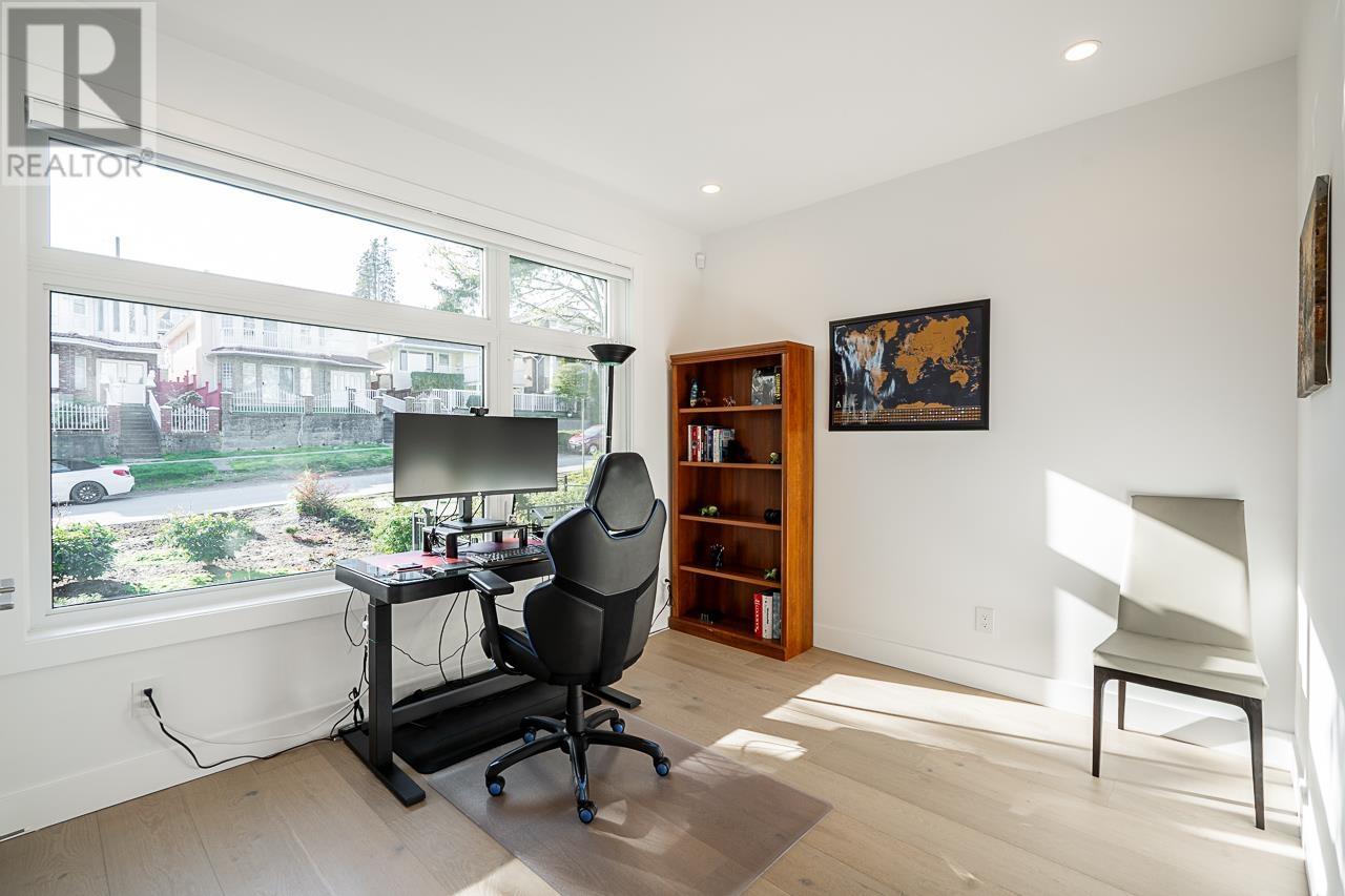 Photo 13 of 26 Holdom Avenue, Burnaby BC