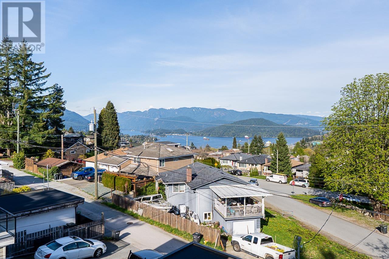 Photo 35 of 26 Holdom Avenue, Burnaby BC