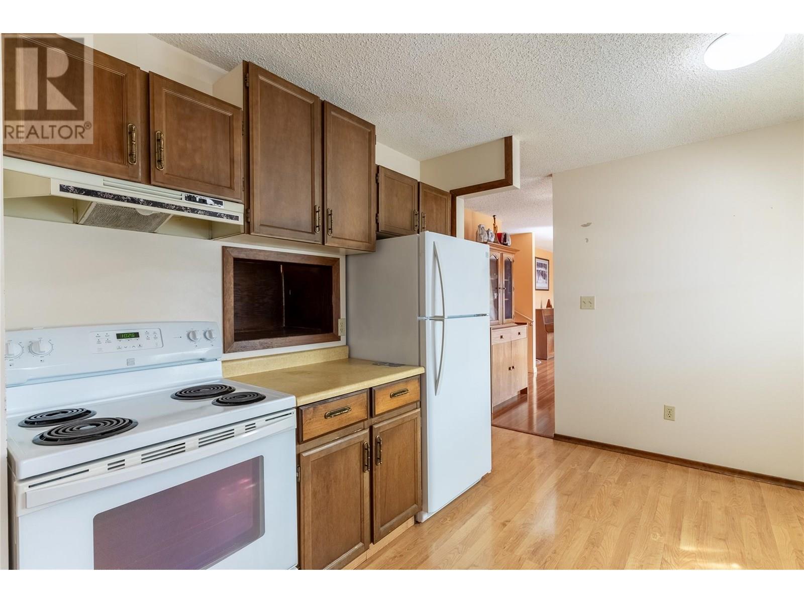 Photo 12 of 604 Pine Street, Ashcroft BC